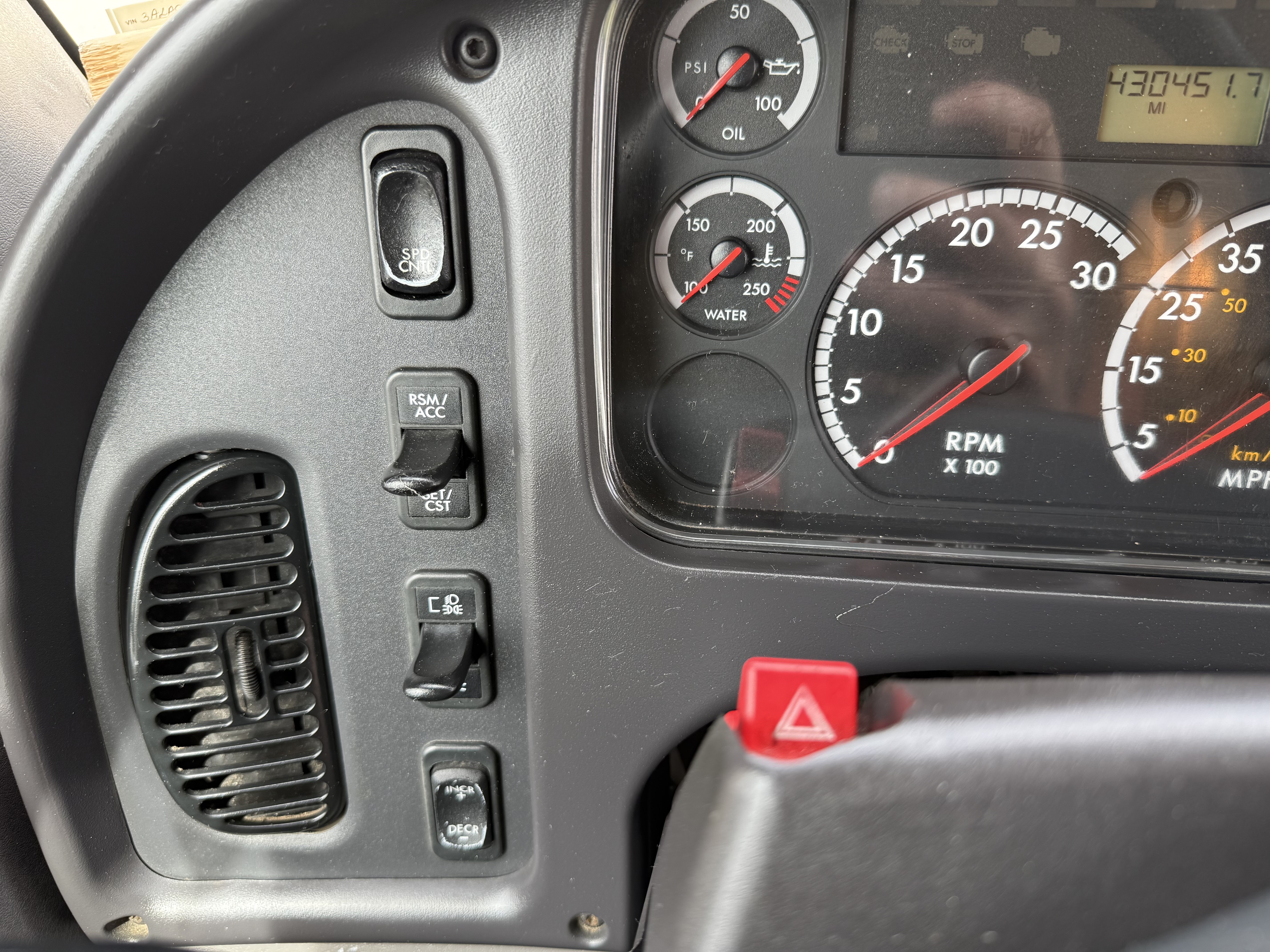 2015 FREIGHTLINER Business Class N2 106 - Image 23